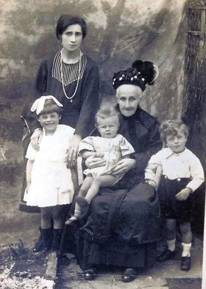 Mary with Great Grandmother Oppermann, Sophie, John and Frances