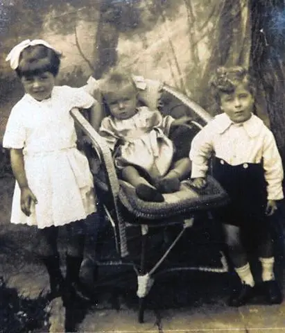Sophie, John and Frances