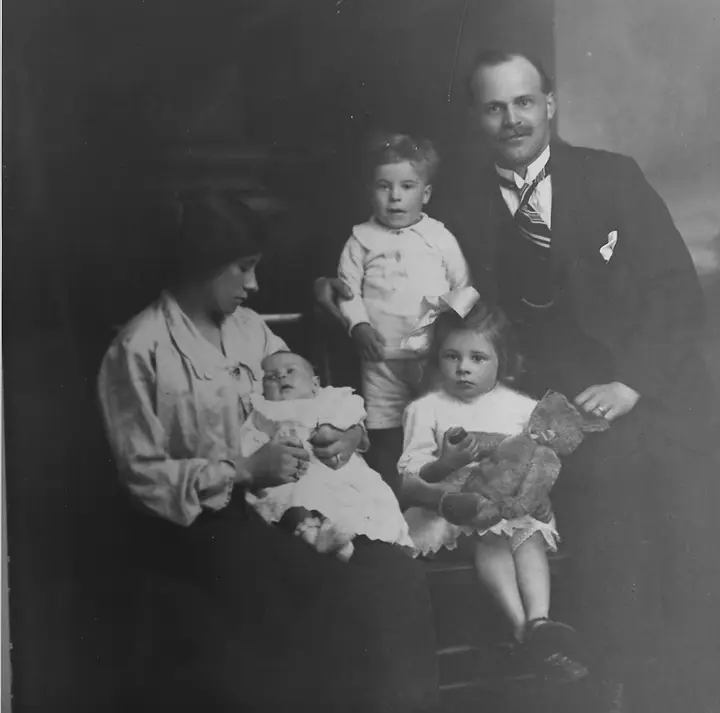 Johnny with his Parents and Sisters Sophie and Frances